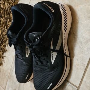 Brooks Adrenaline GTS Women's Running Shoes Size 8.5